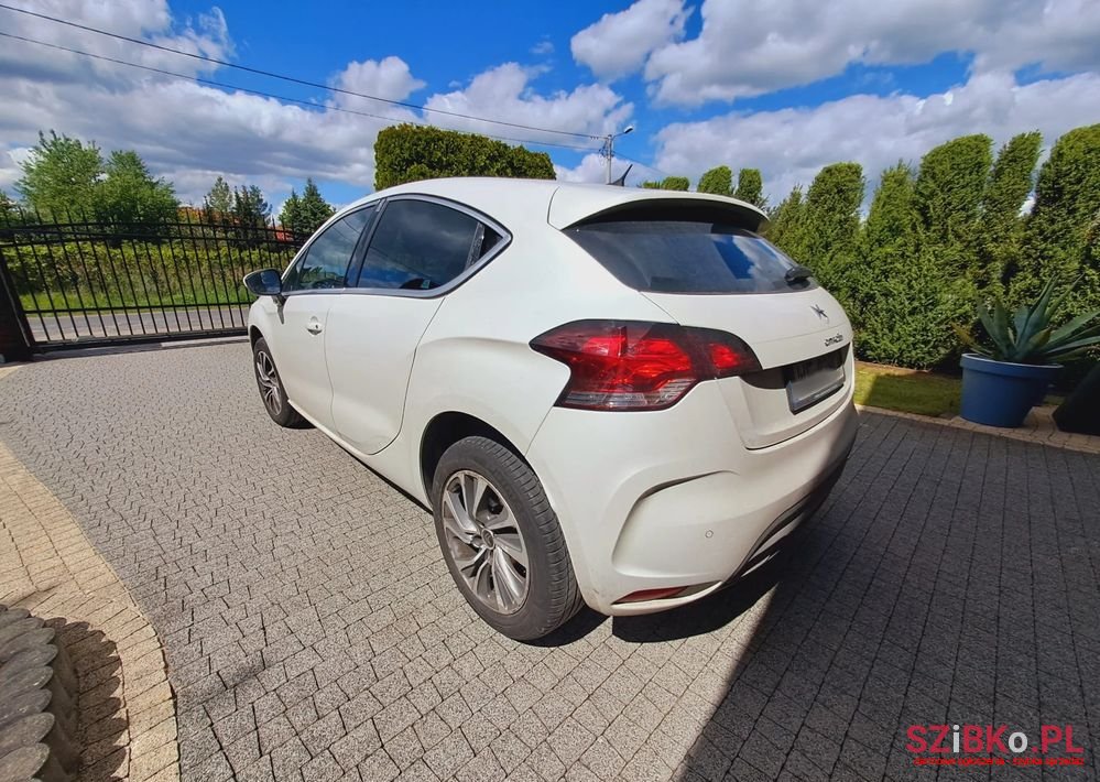 2015' Citroen DS4 1.6 Vti Sochic photo #5