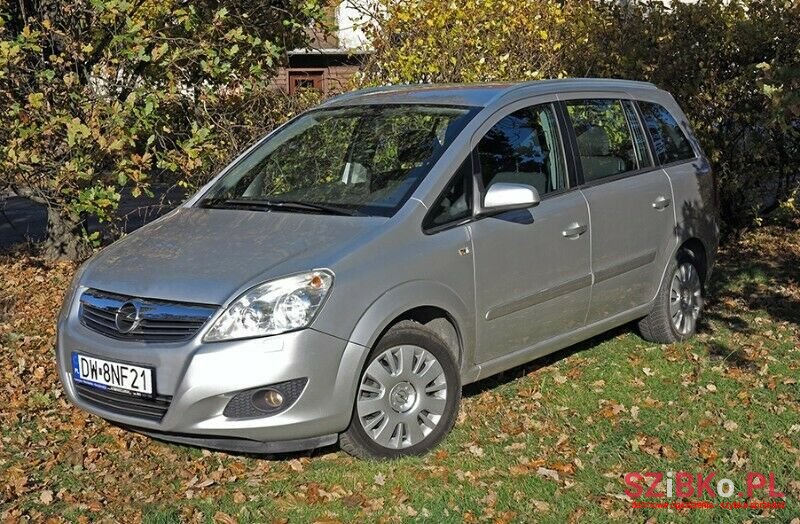 2008' Opel Zafira photo #2