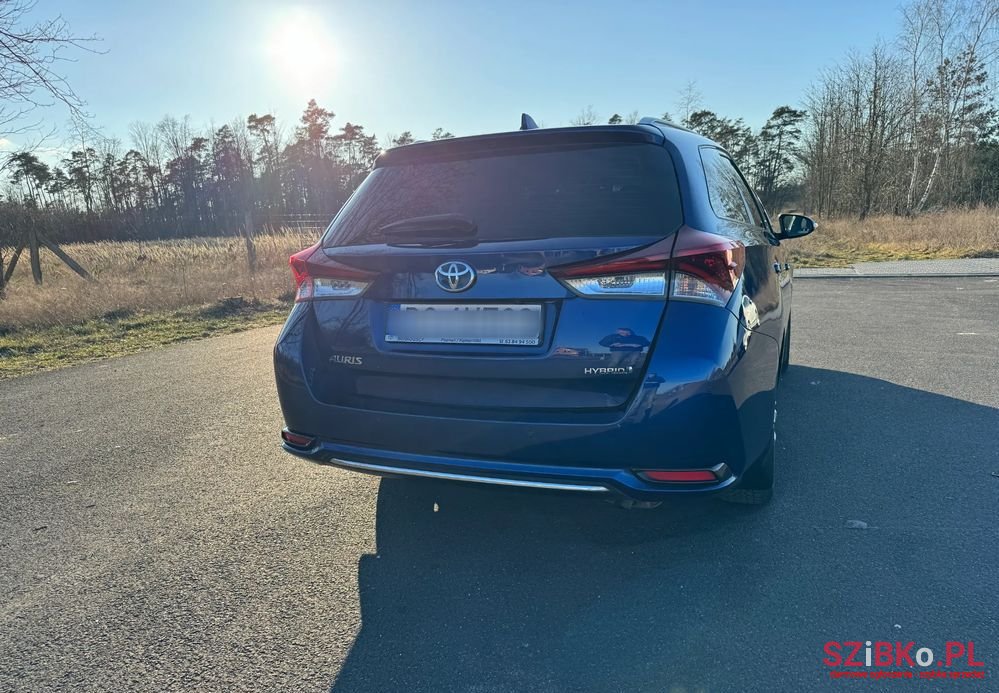 2018' Toyota Auris Hybrid 135 Premium photo #5
