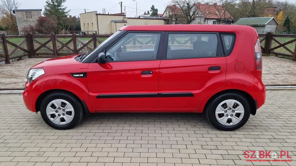 2010' Kia Soul 1.6 Xl photo #5