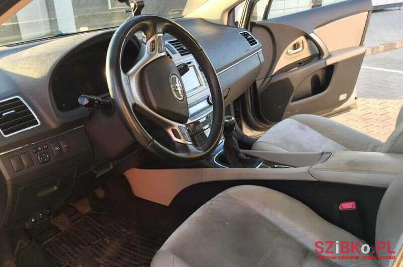 2012' Toyota Avensis photo #4