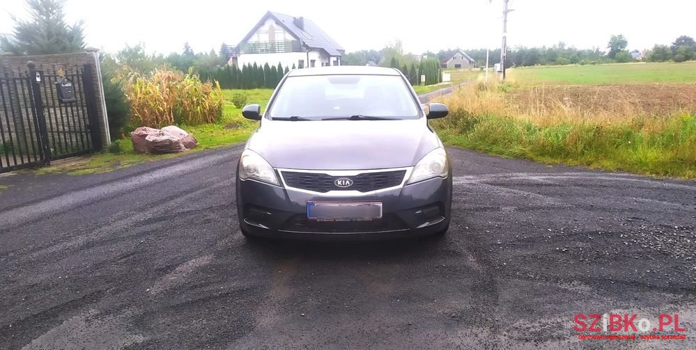 2011' Kia Ceed photo #2