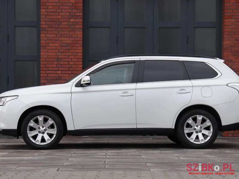 2013' Mitsubishi Outlander photo #4