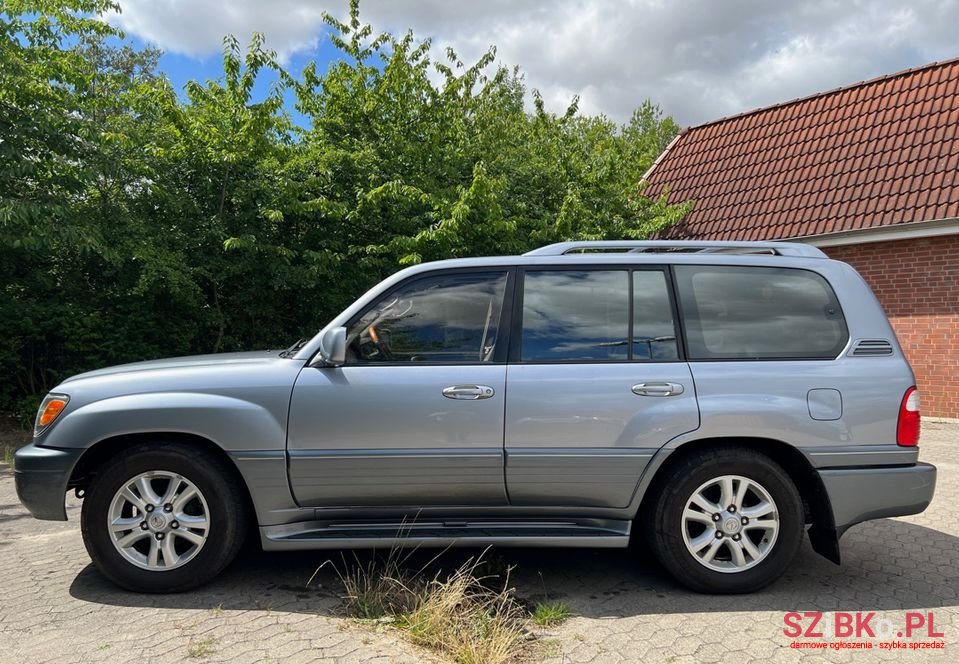 2003' Lexus LX photo #2