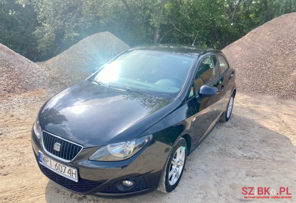 2011' SEAT Ibiza photo #3