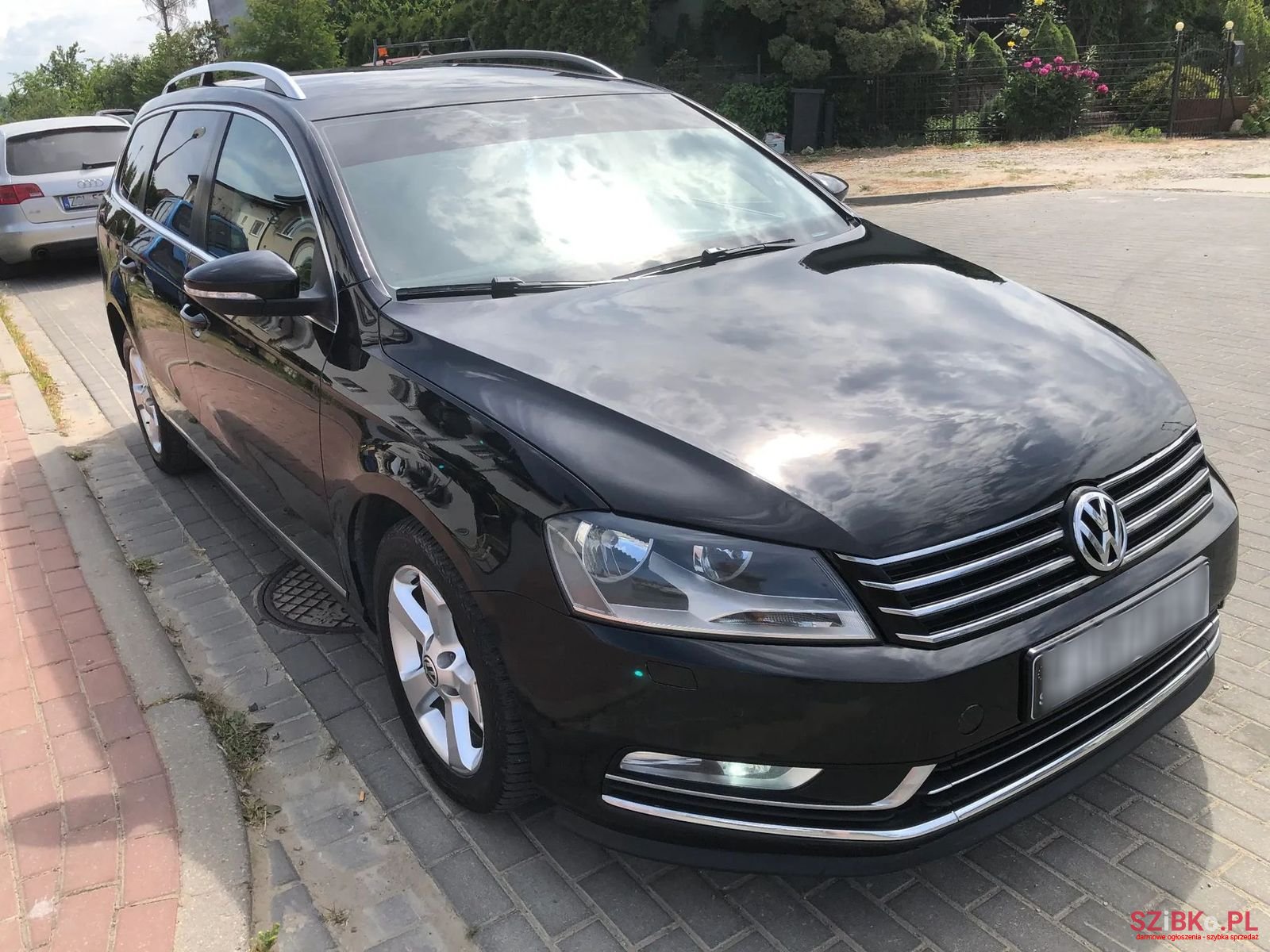 2011' Volkswagen Passat photo #3