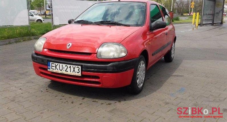 1999' Renault Clio photo #1