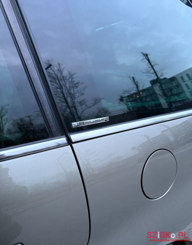 2011' Citroen C4 Picasso photo #4