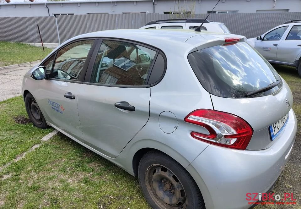 2012' Peugeot 208 photo #2