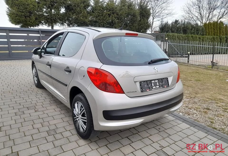 2009' Peugeot 207 photo #6