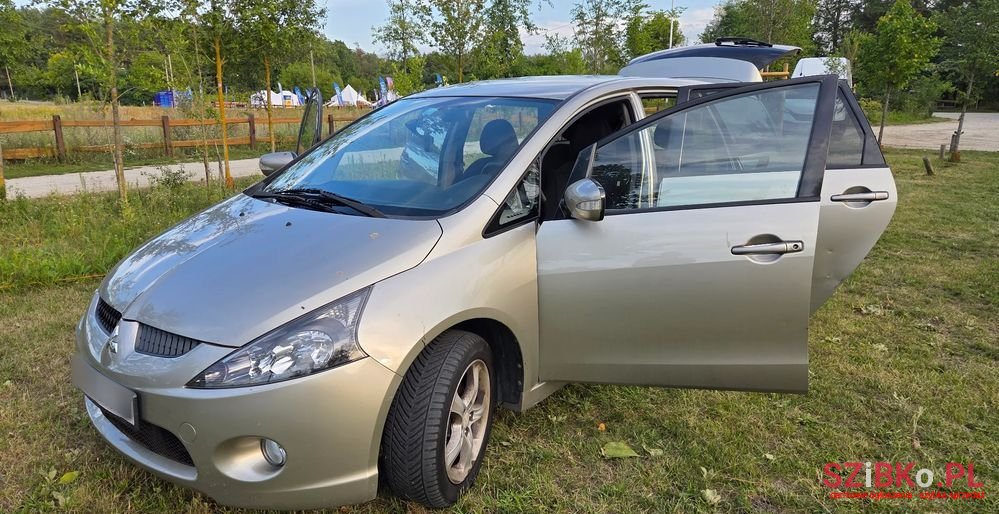 2006' Mitsubishi Grandis 2.0 Did Intense photo #1