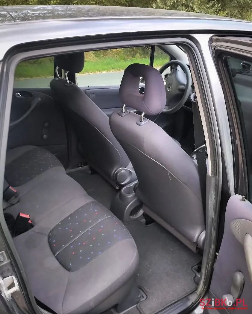 2002' Mercedes-Benz A-Class photo #5