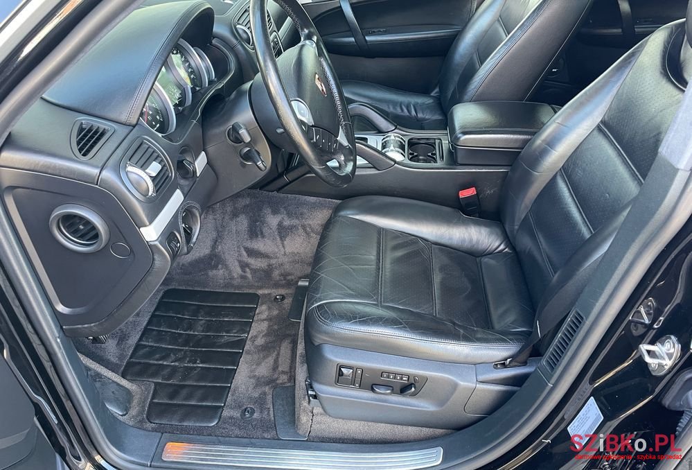 2004' Porsche Cayenne Turbo photo #6