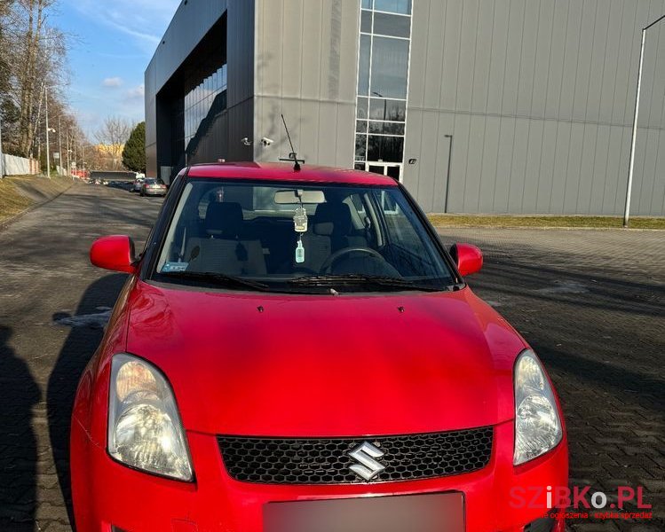 2009' Suzuki Swift photo #2