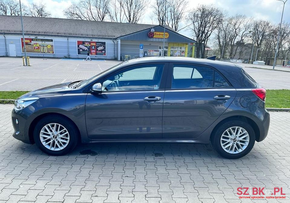 2020' Kia Rio photo #2