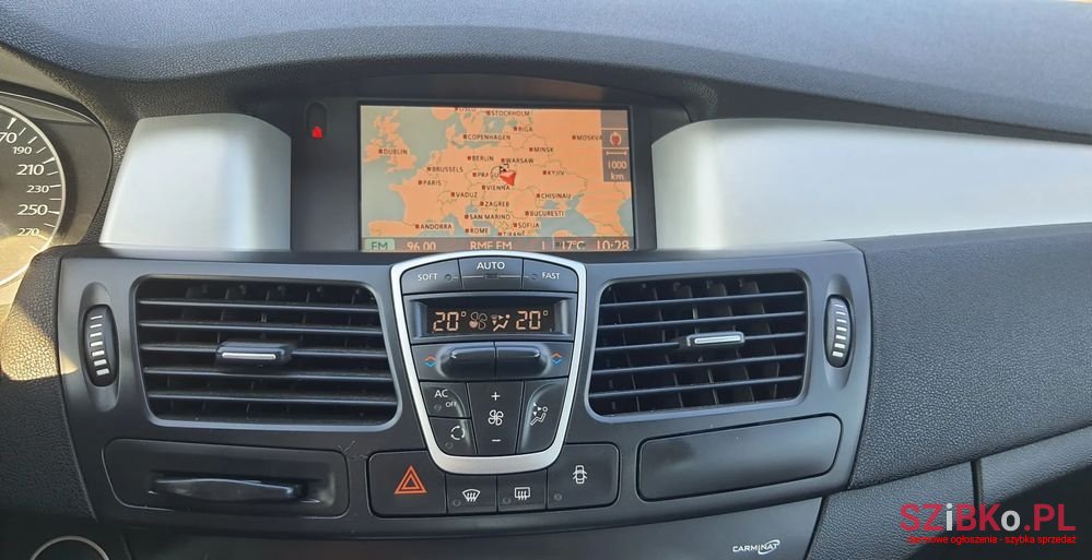 2008' Renault Laguna photo #2