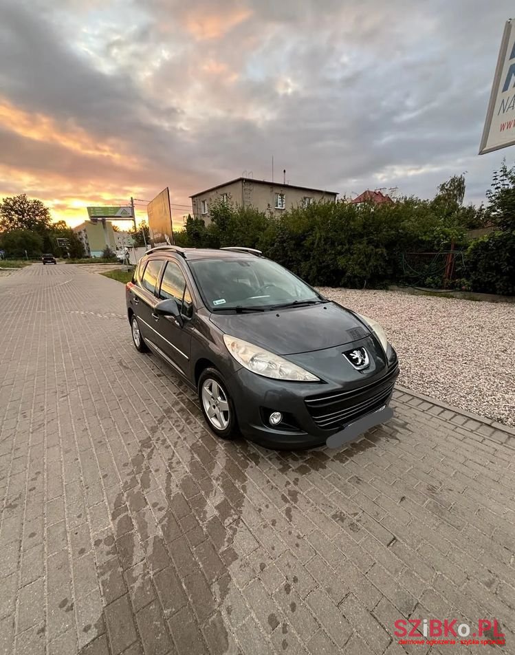 2011' Peugeot 207 photo #2