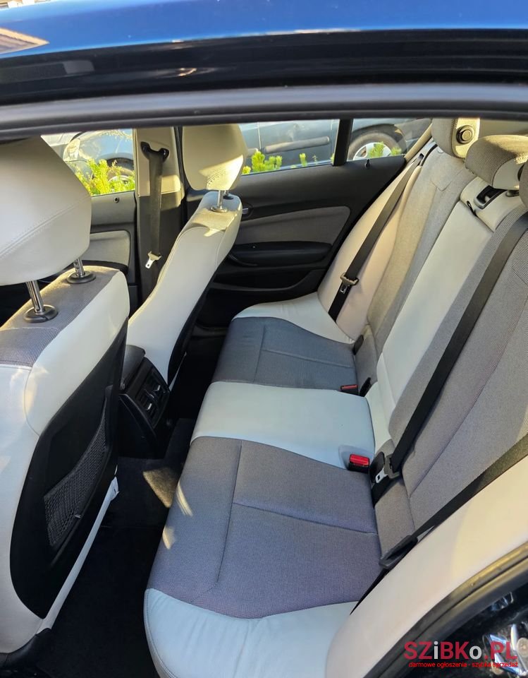 2012' BMW 1 Series photo #6