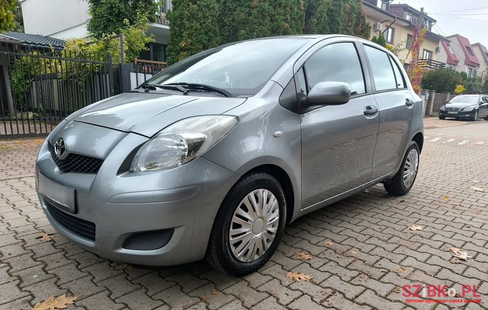 2009' Toyota Yaris photo #1