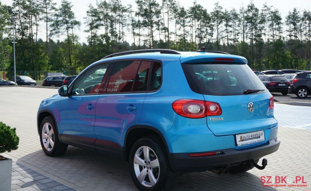 2010' Volkswagen Tiguan photo #4