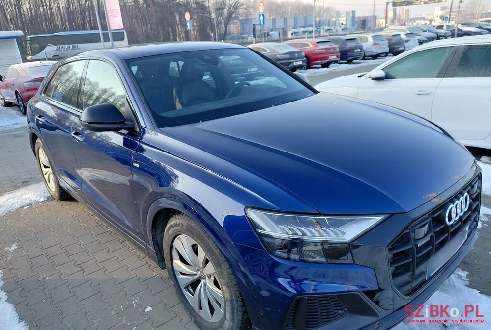 2023' Audi Q8 photo #3