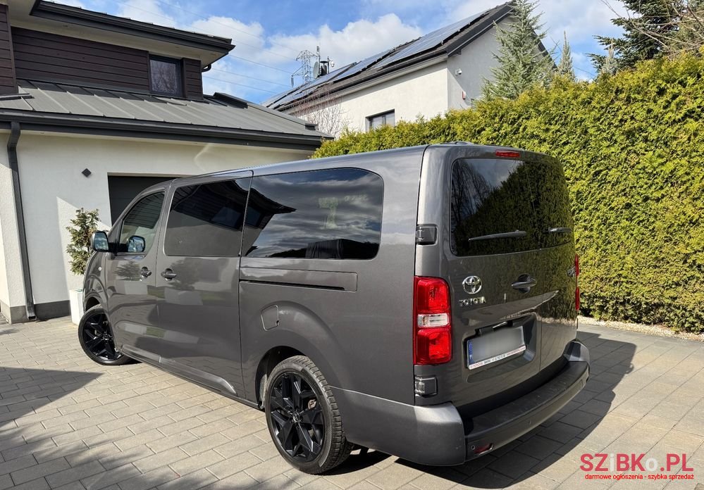 2018' Toyota ProAce Verso photo #3