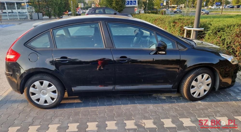 2010' Citroen C4 photo #3