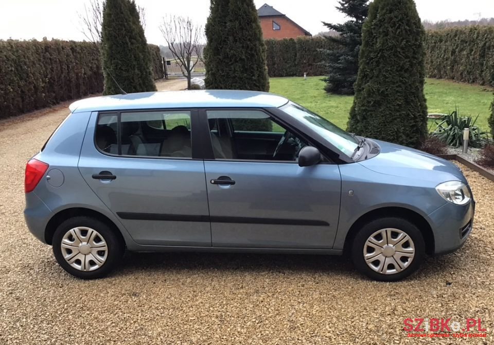2009' Skoda Fabia photo #3