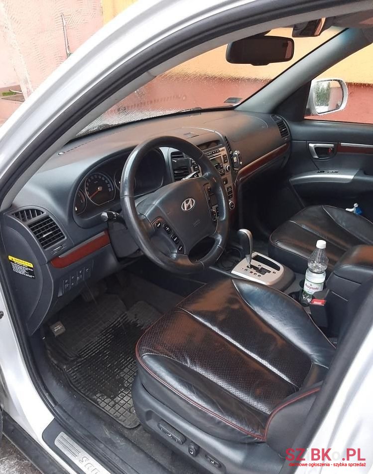 2008' Hyundai Santa Fe photo #3