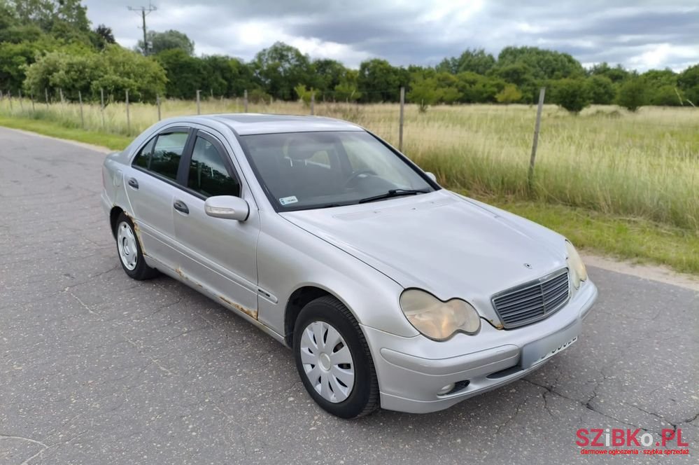 2002' Mercedes-Benz C-Class photo #1