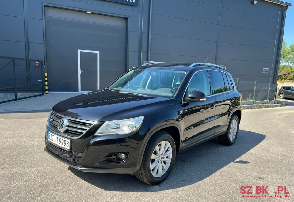 2009' Volkswagen Tiguan photo #1