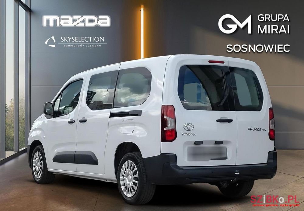 2023' Toyota ProAce City Verso photo #3