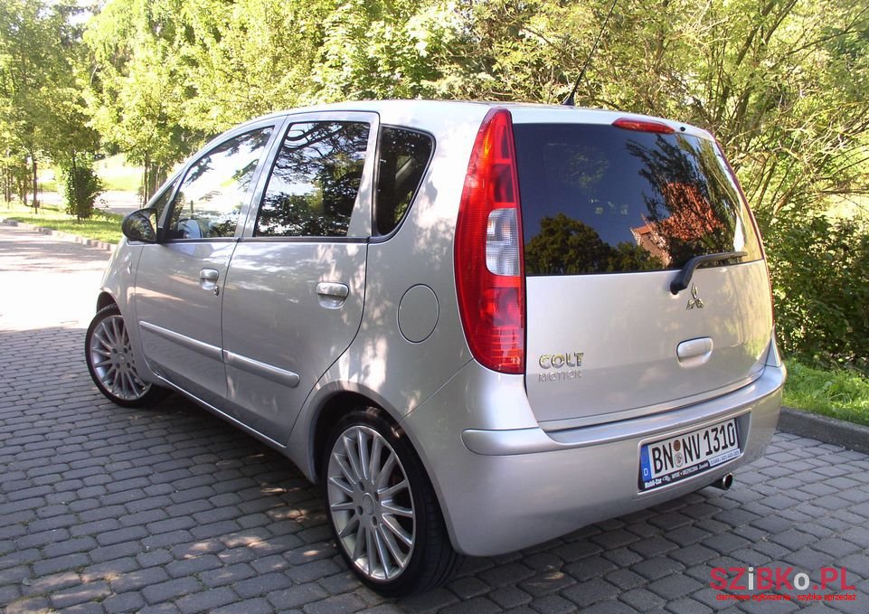 2006' Mitsubishi Colt photo #3