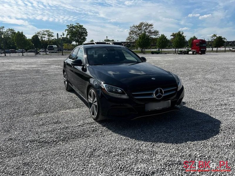 2016' Mercedes-Benz C-Class 300 9G-Tronic photo #3