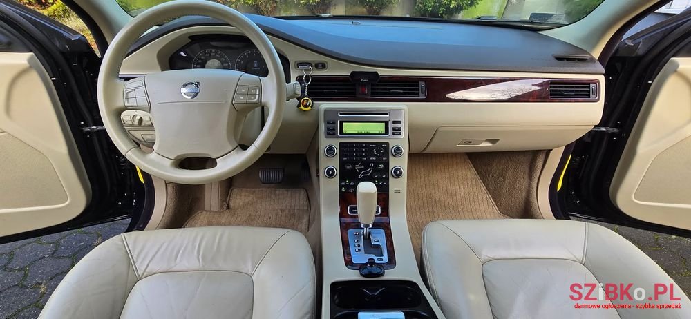 2008' Volvo Xc 70 photo #6