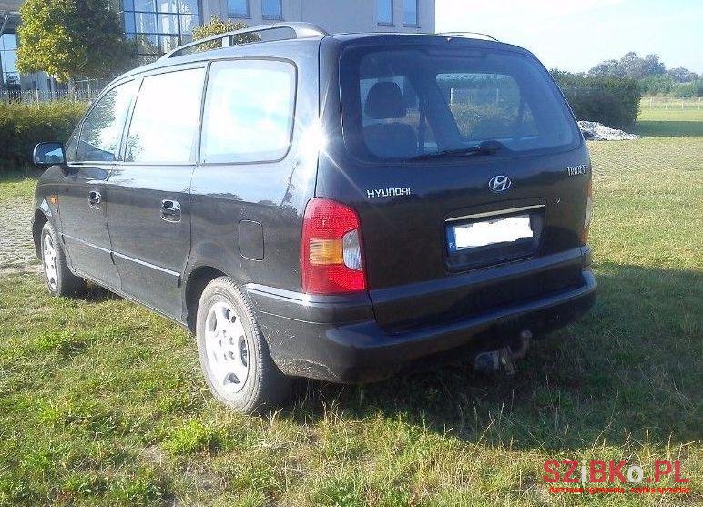 2002' Hyundai Trajet photo #2