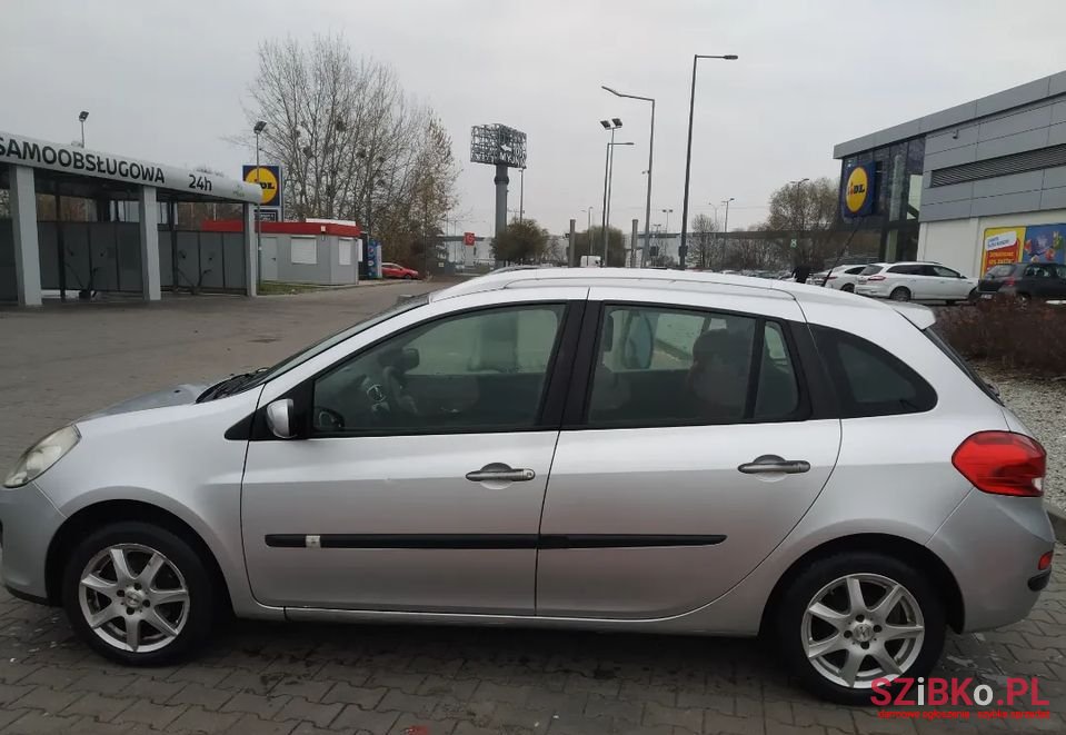 2008' Renault Clio photo #1