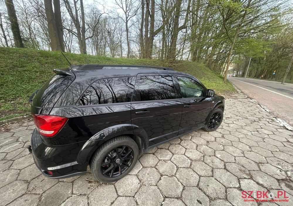 2014' Fiat Freemont photo #2