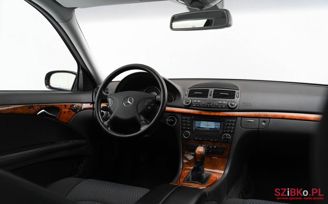 2003' Mercedes-Benz Klasa E photo #2