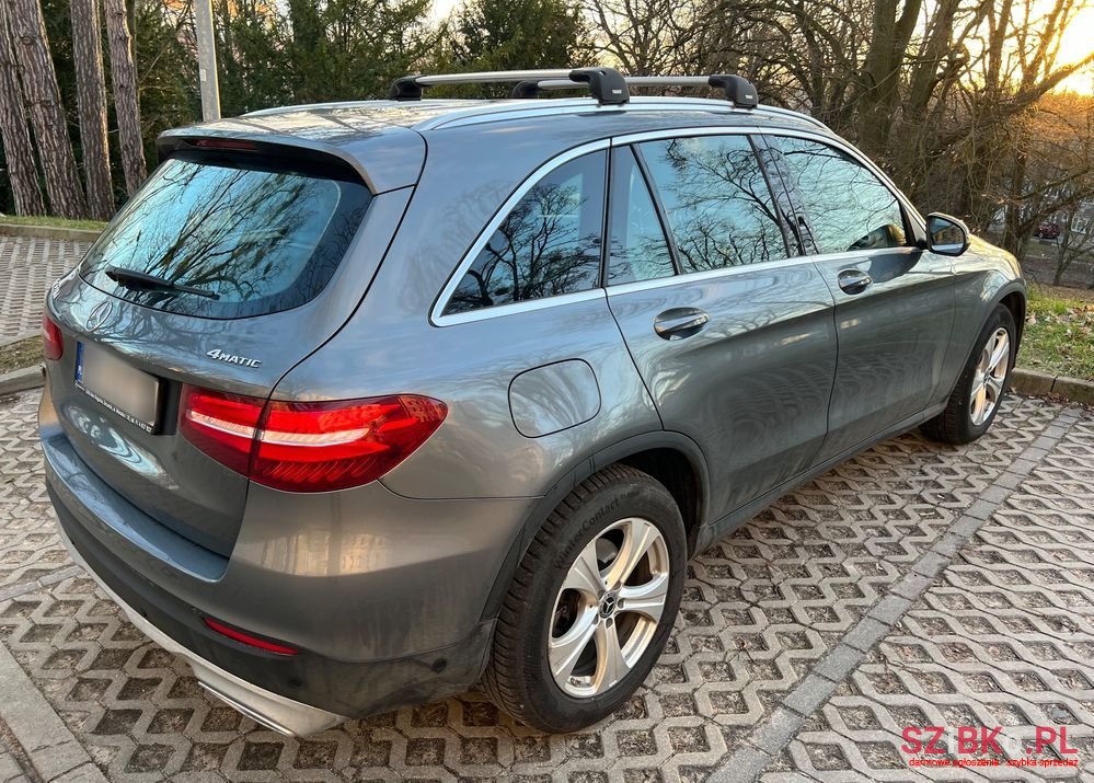 2018' Mercedes-Benz GLC 220 D 4-Matic photo #6