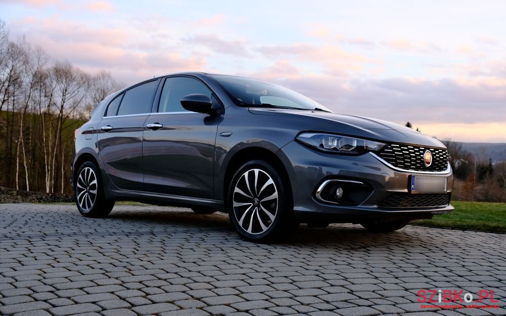 2017' Fiat Tipo photo #2