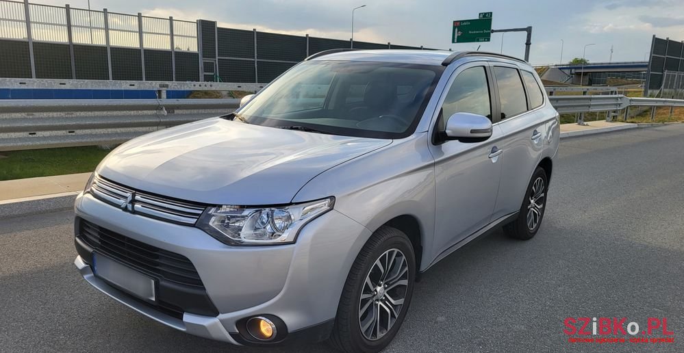 2013' Mitsubishi Outlander 2.2 Di-D 4Wd Plus photo #1