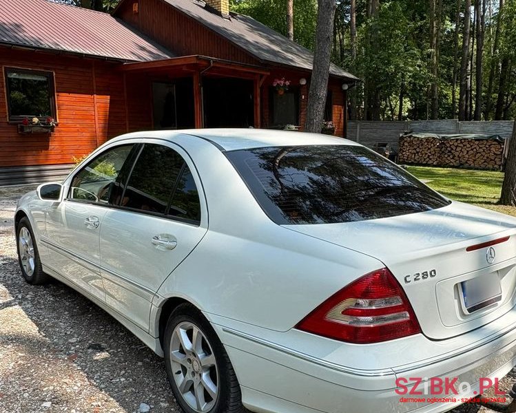 2007' Mercedes-Benz C-Class photo #6