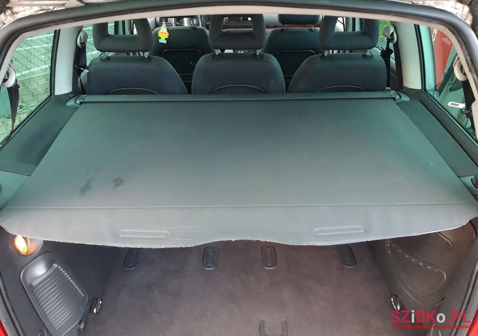 2003' SEAT Alhambra photo #4