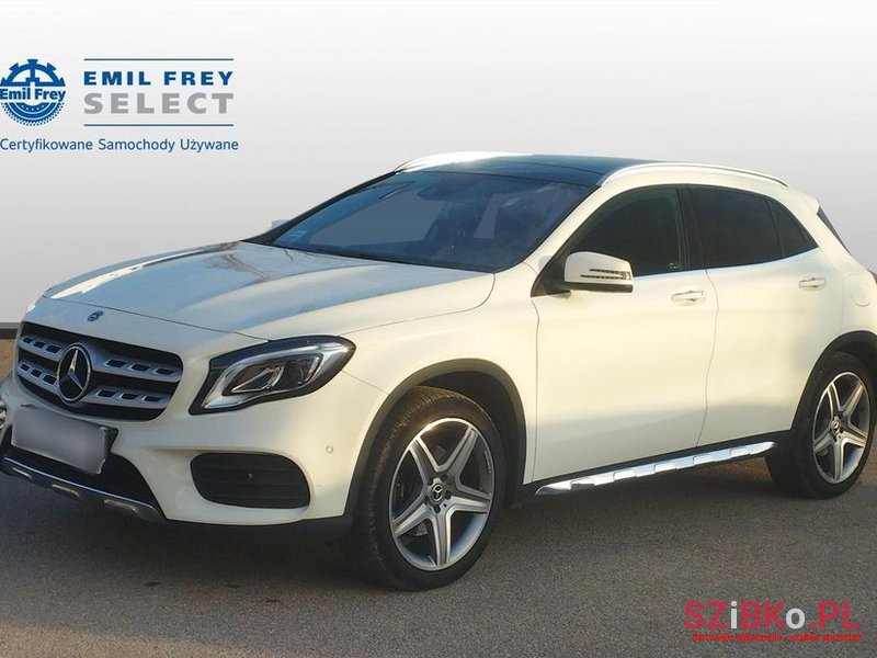 2017' Mercedes-Benz GLA photo #1