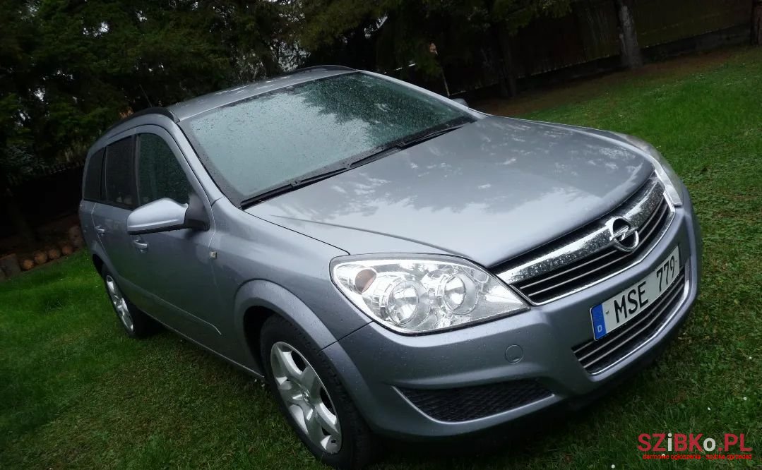 2005' Opel Astra photo #1