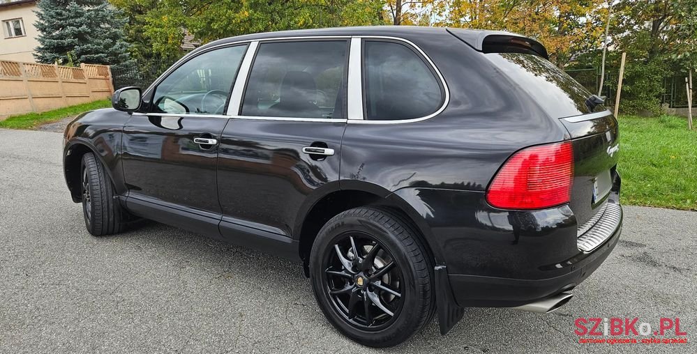 2003' Porsche Cayenne photo #5
