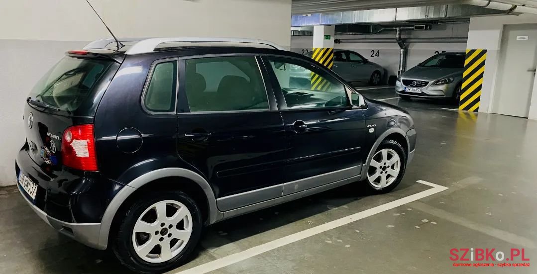 2005' Volkswagen Polo photo #2