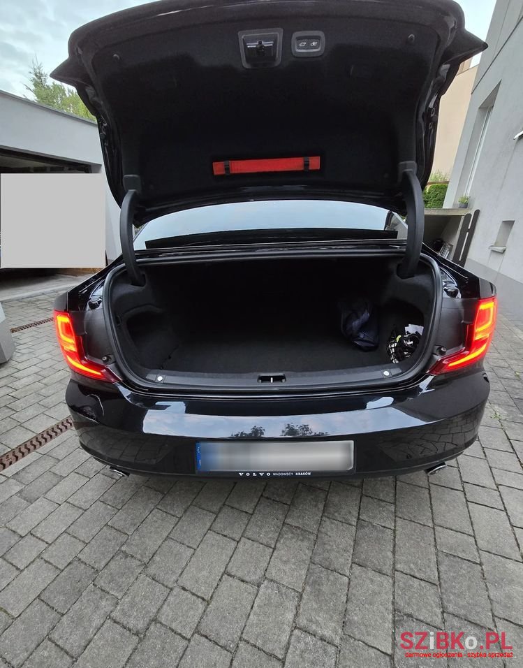 2017' Volvo S90 D4 Momentum photo #6