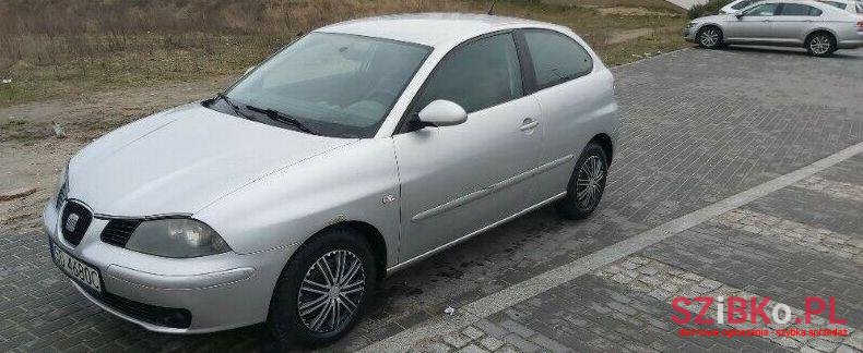 2002' SEAT Ibiza photo #1